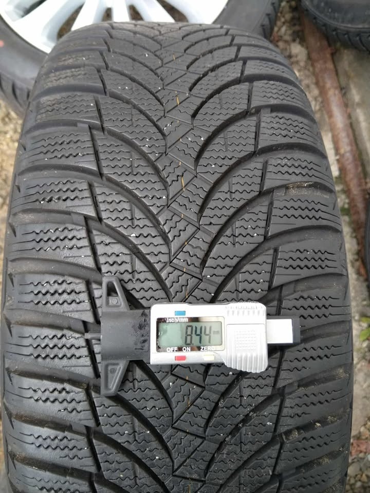 225/50 R 17 zimné NEXEN. - 2
