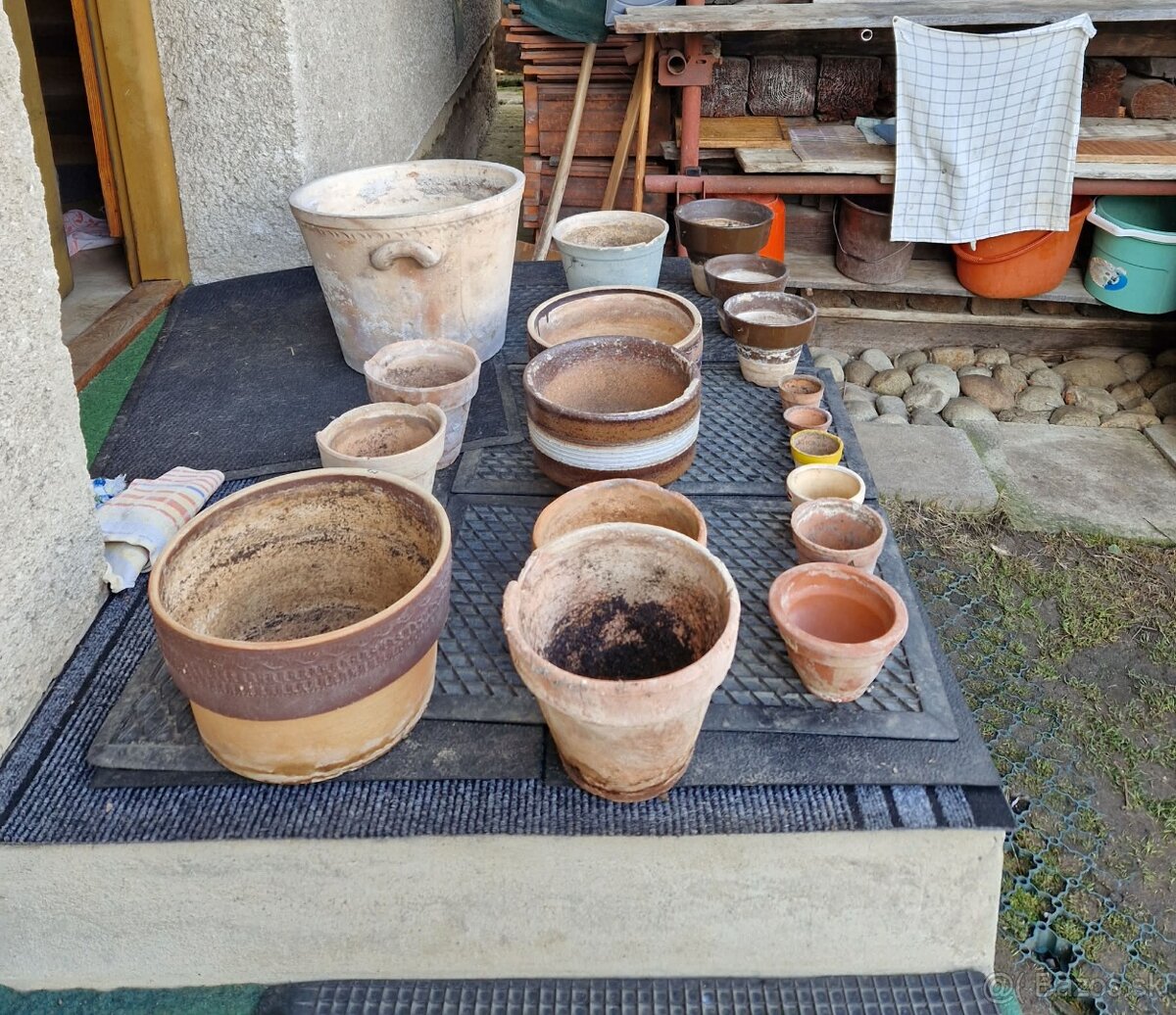 Hlinene kvetinace - 2