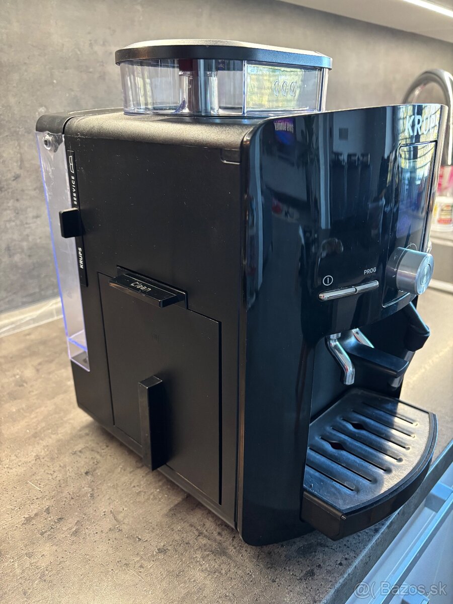 Predám plnoautomatický kávovar Krups - 2