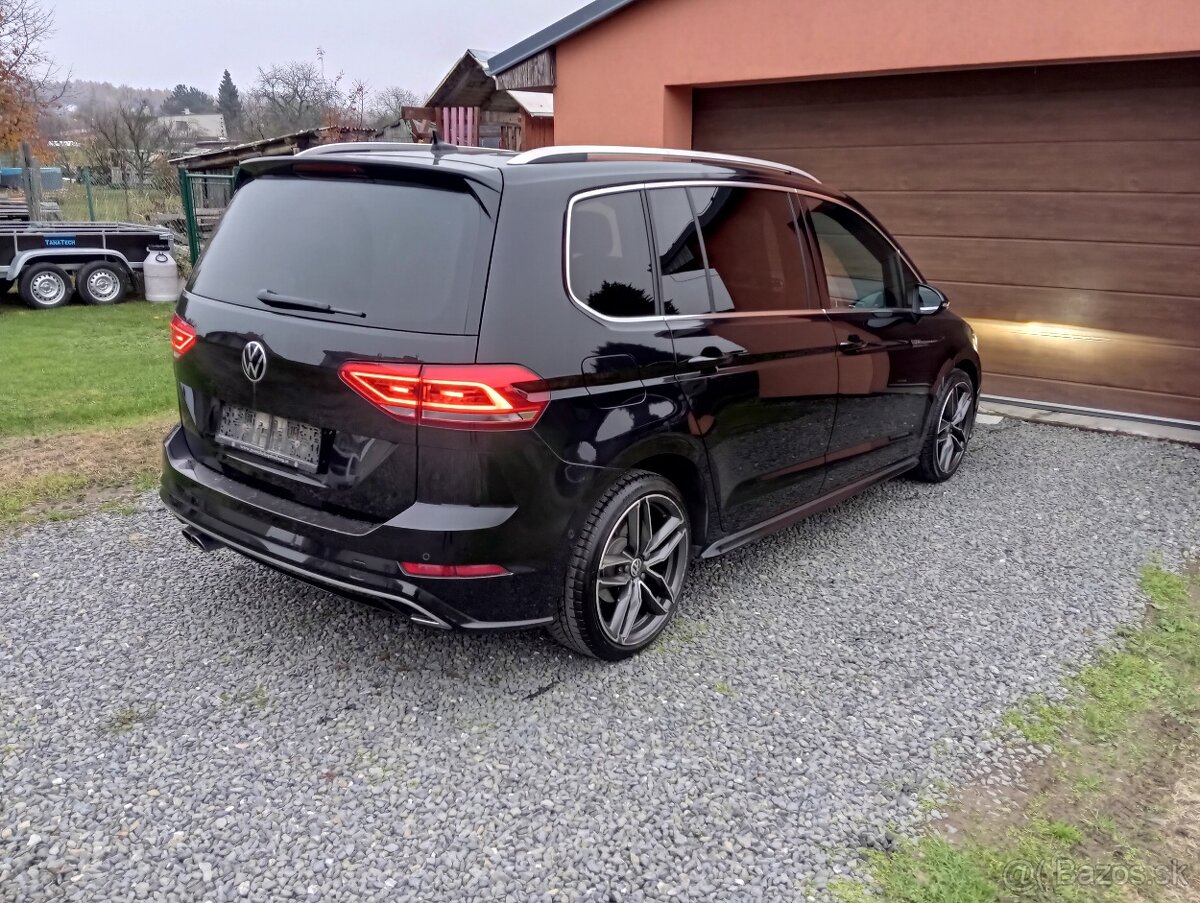 VW Touran R-Line, 7 místný DSG - 2
