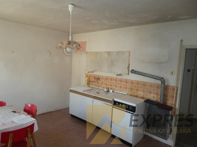 RK EXPRES - na predaj 2 izbový tehlový byt v Handlovej. - 2