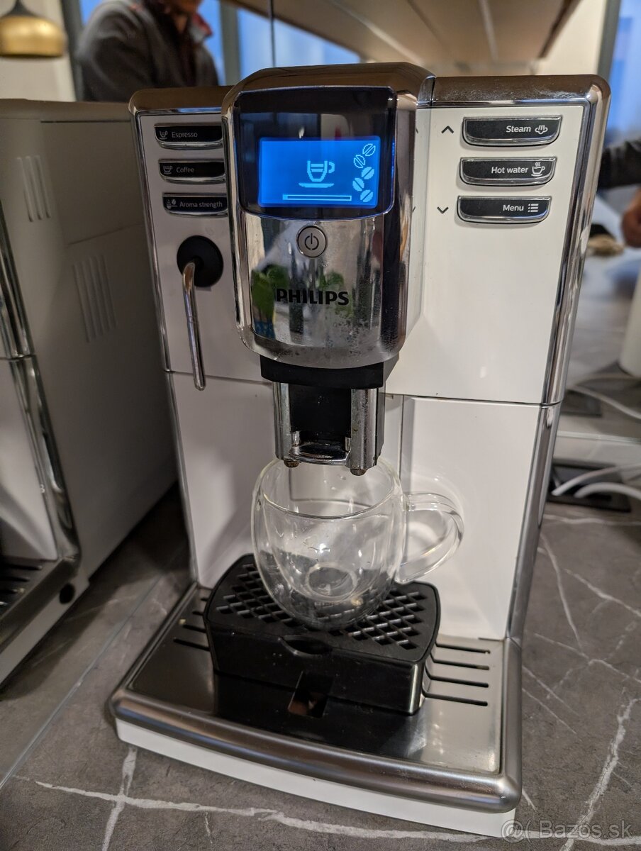 Automatický kávovar Philips biely - 2