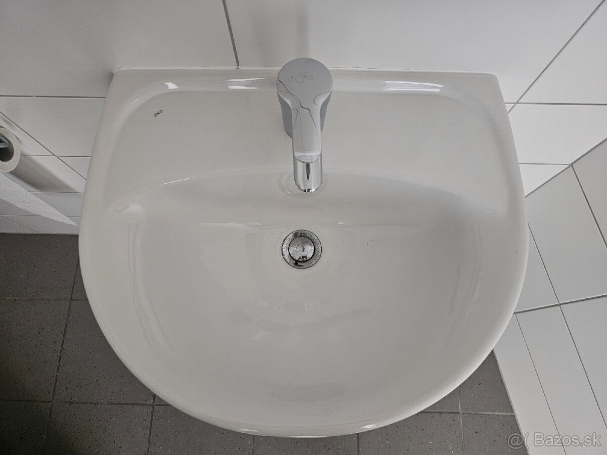 Umývadlo s batériou a s prietokovym ohrievačom - 2