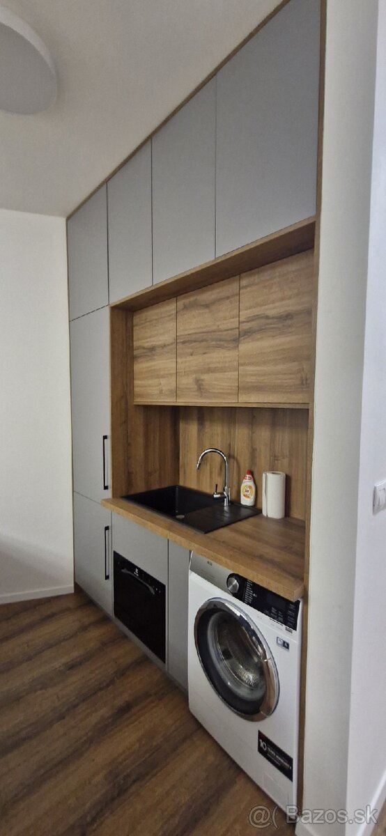 Byt v novostavbe v centre na prenájom - 2