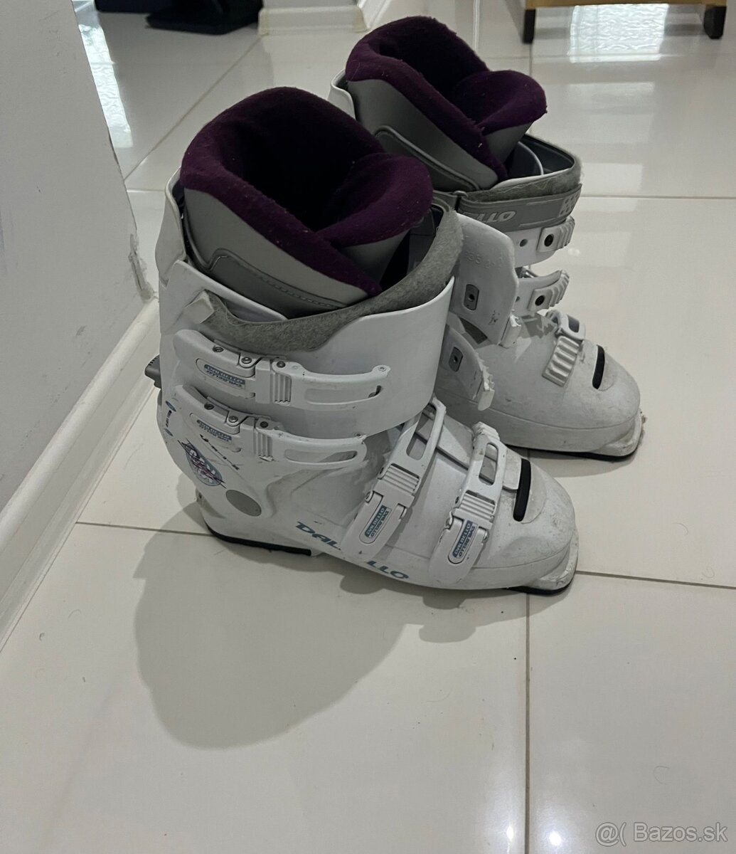 Lyže a lyžiarky - 2