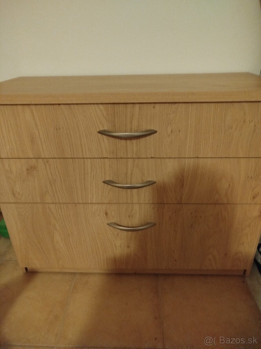 Komoda - 2