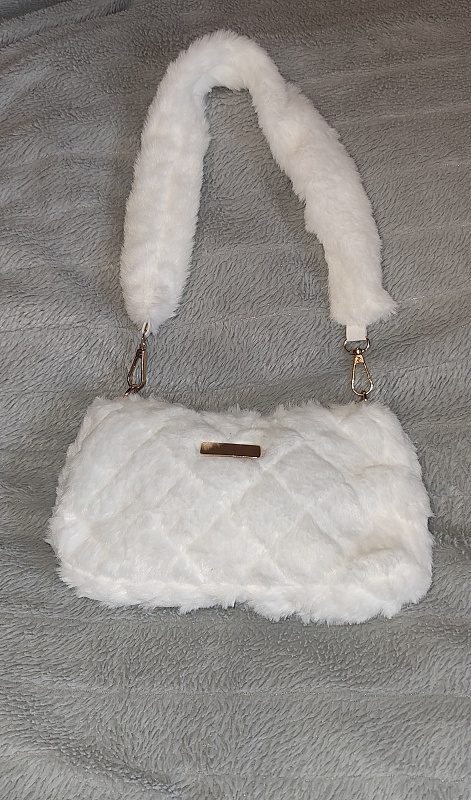 malá biela chlpatková - 2