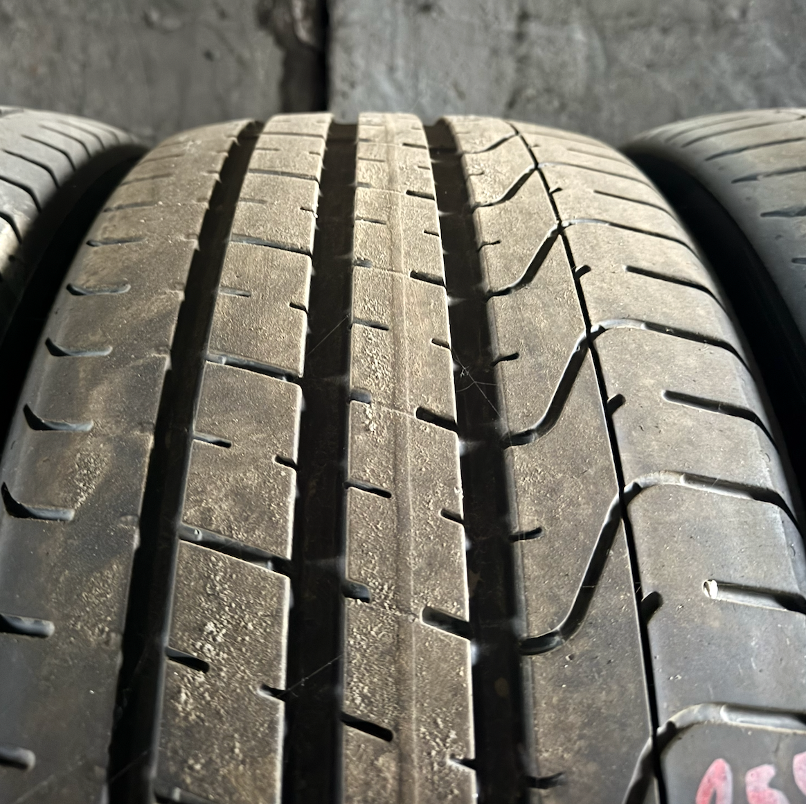 225/35 R19 Pirelli PZero - 2