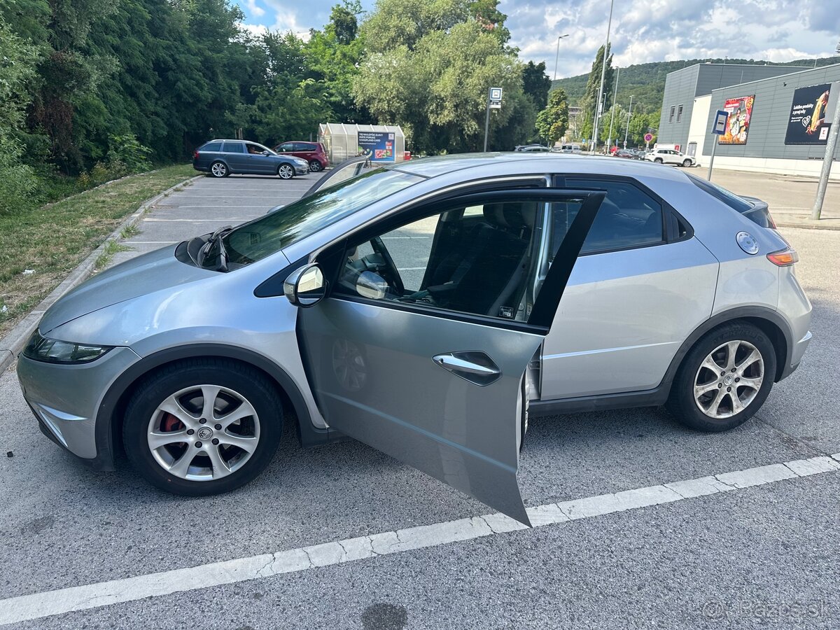 Honda Civic 5D VIII (UFO) - 2