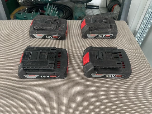 Baterky bosch 18v 2AH+nabijacka - 2
