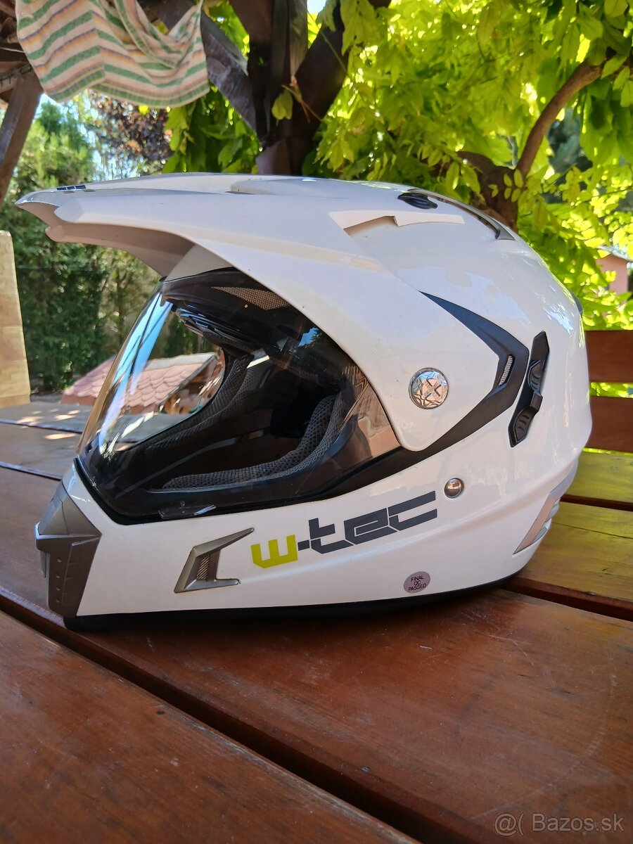 Prilba w-tec - 2