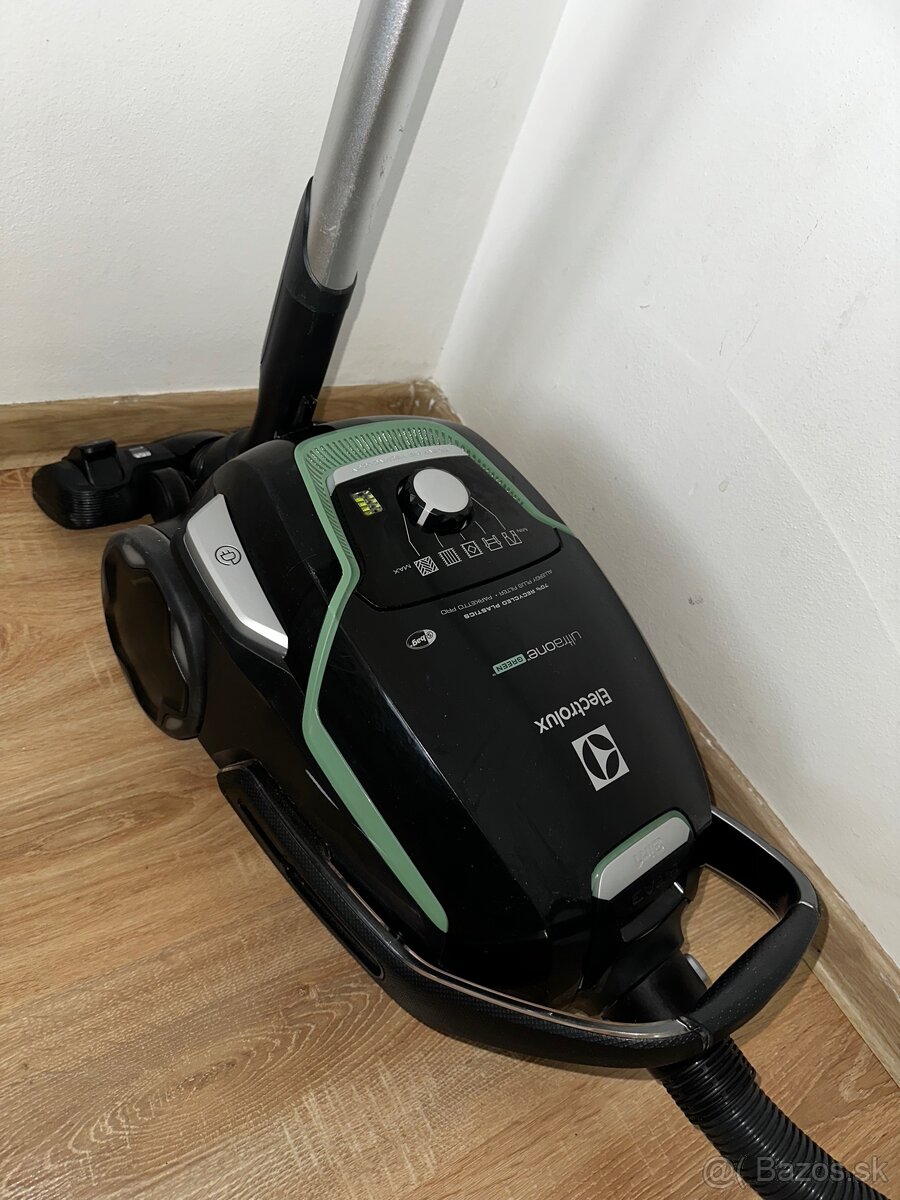 Vysávač Electrolux UltraOne Green - 2