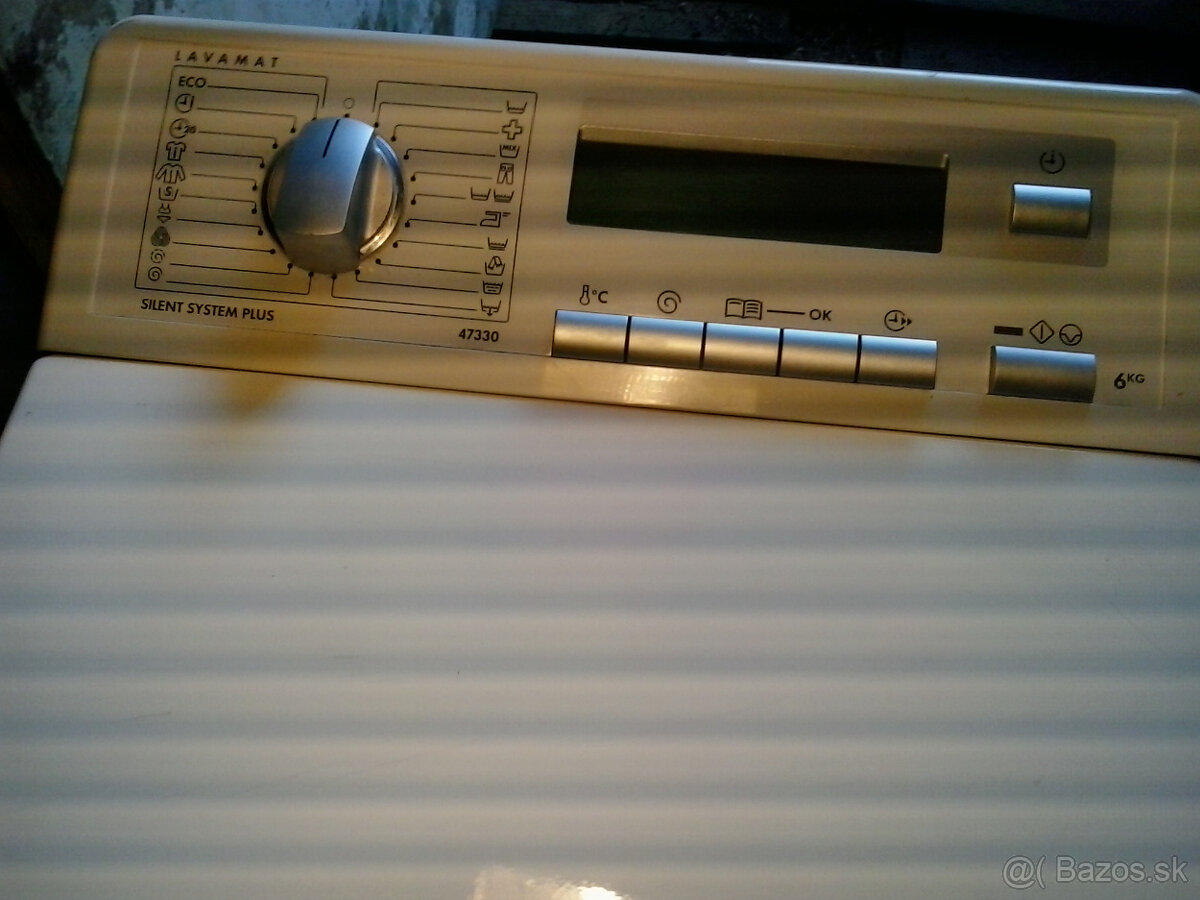 Predám funkčnú práčku plnenú z vrchu AEG Lavamat. - 2