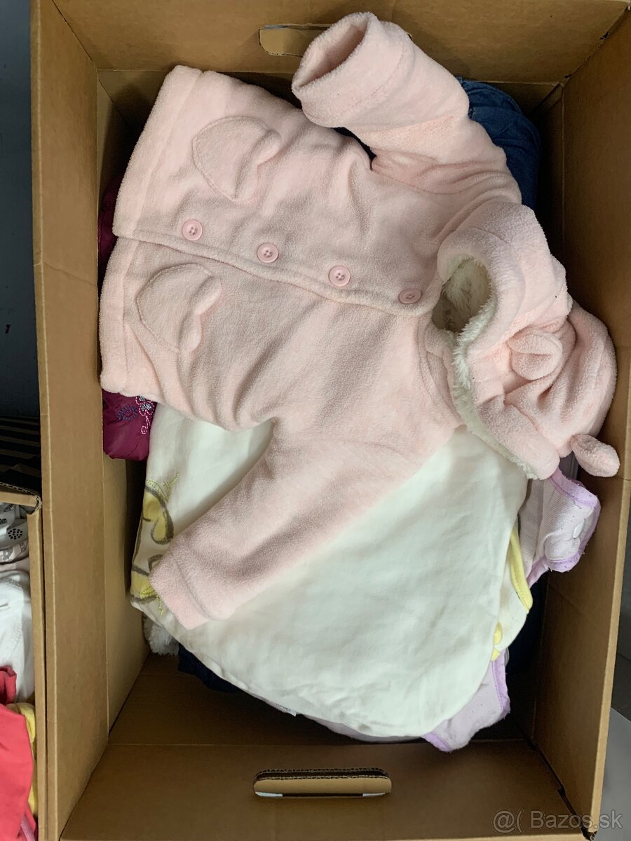 Darujem za odvoz dievčenské detske oblecenie 0-6 mesiacov - 2