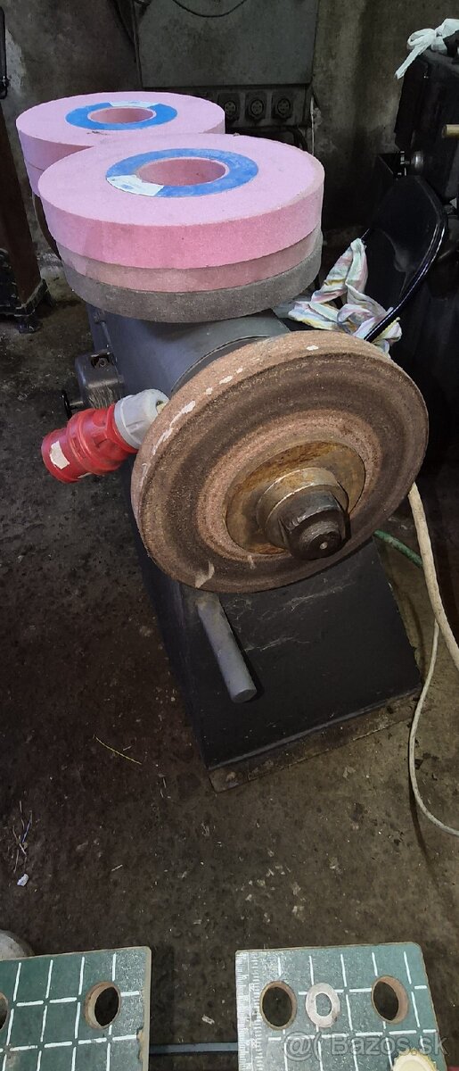 Dvojkotucova bruska - 2