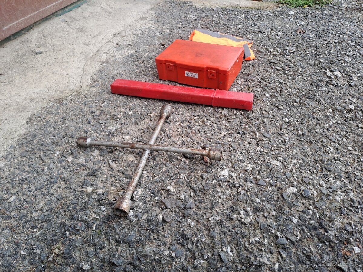 Núdzová výbava auto - 2