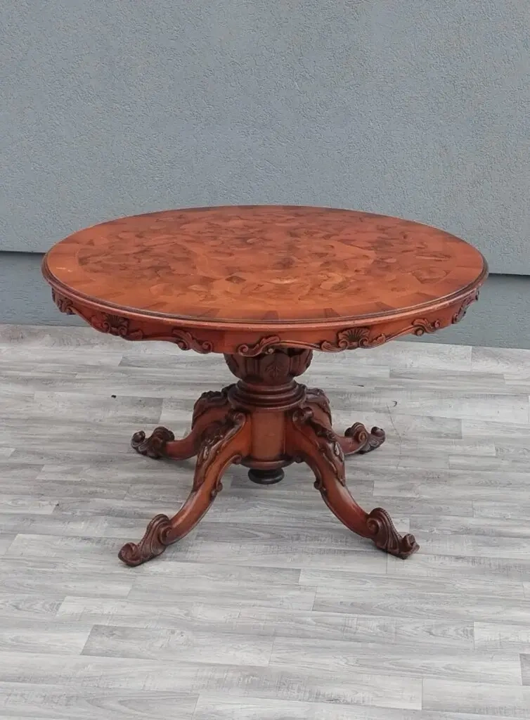 Stôl jedálensky „BAROKO „. - 2