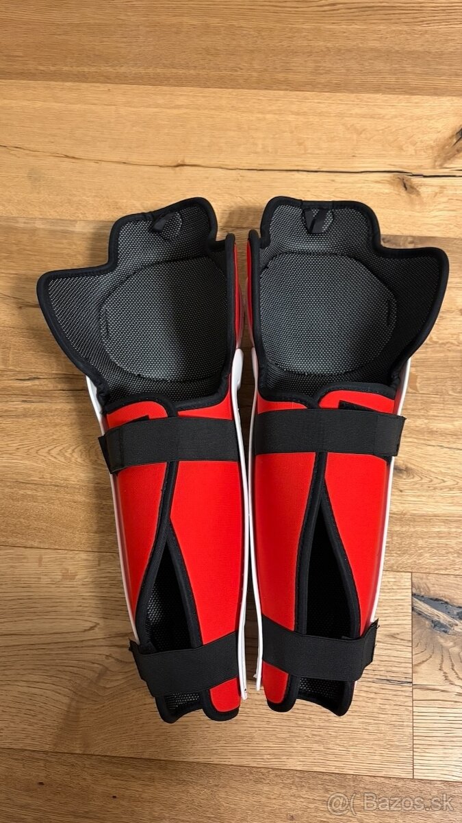 Chrániče holení CCM / veľkosť 15' - 2