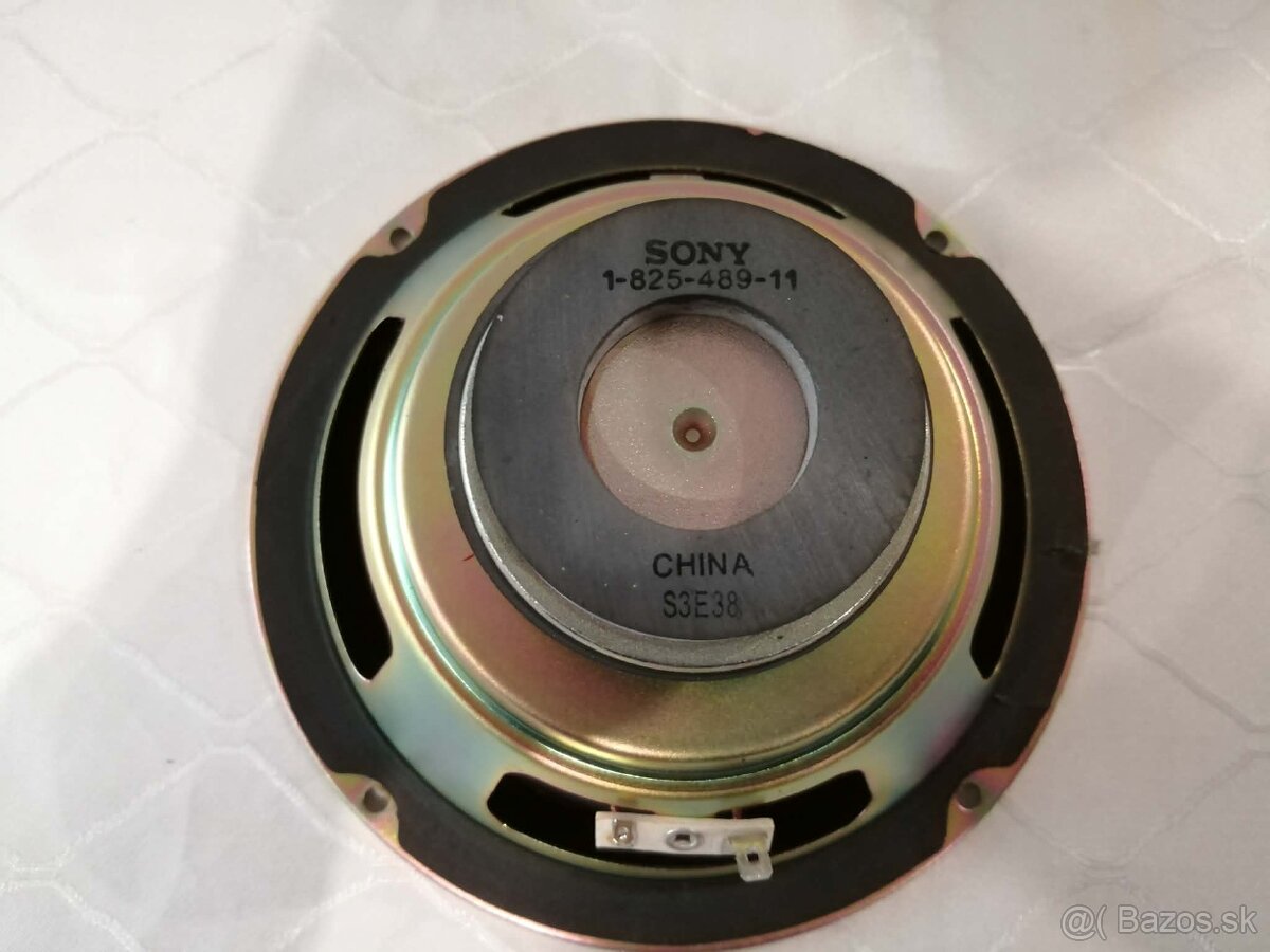 Basovy reproduktor sony - 2