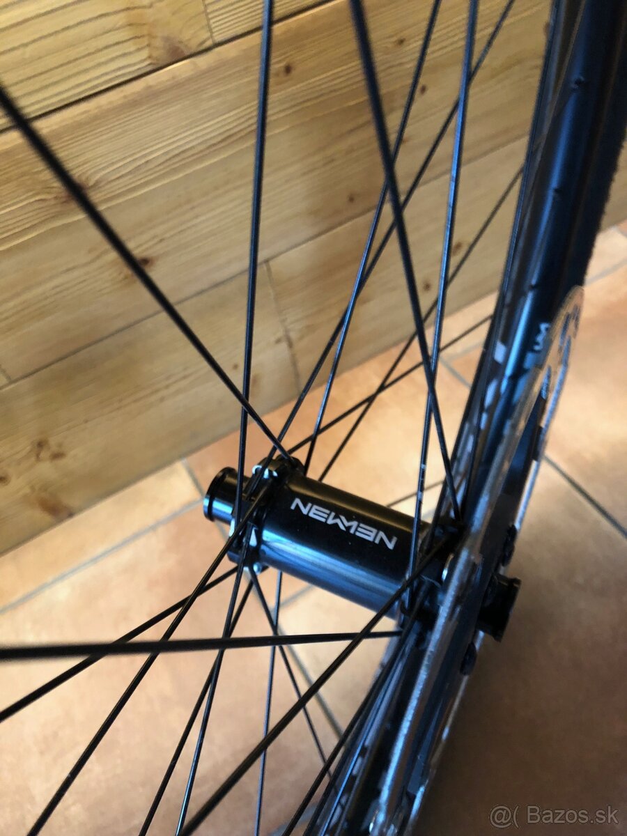 Predné koleso NEWMEN Evolution A30 (2023) - 2