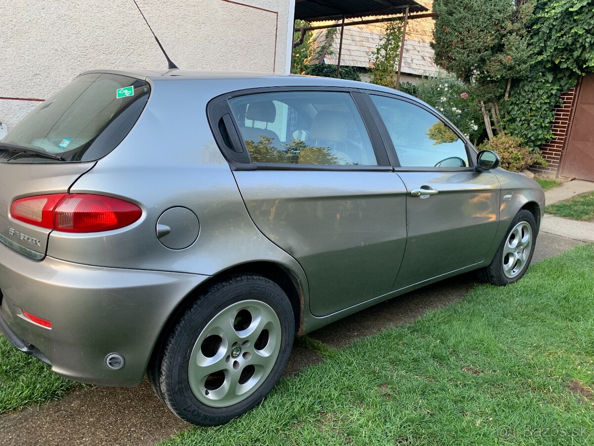 Alfa Romeo 147 t - 2