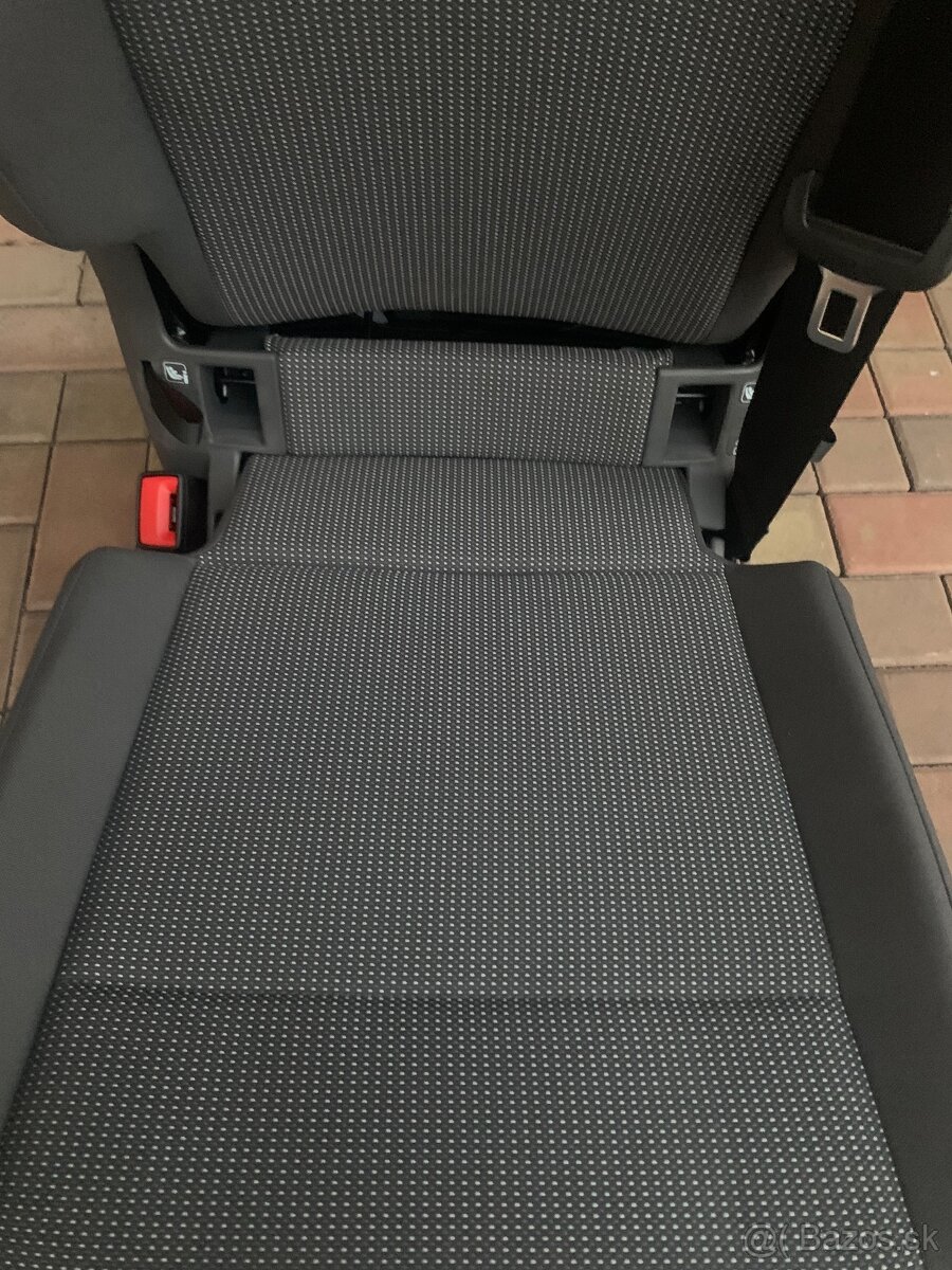 Prostřední sedačka VW Multivan T7 v látce - 2
