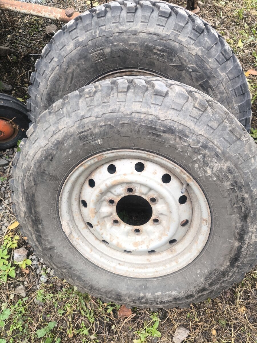 235/75 R15 6x139.7 M+S celoročné - 2