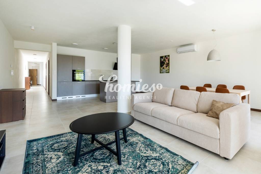 PRENÁJOM 3 izbový luxusný byt v úplnom v centre Nitry s park - 2