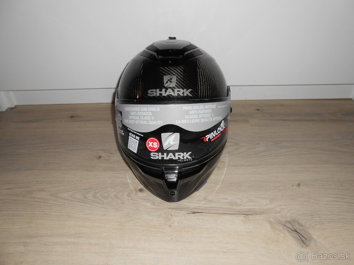 Predam krasnu novu karbonovu moto prilbu znacky SHARK SPARTA - 2