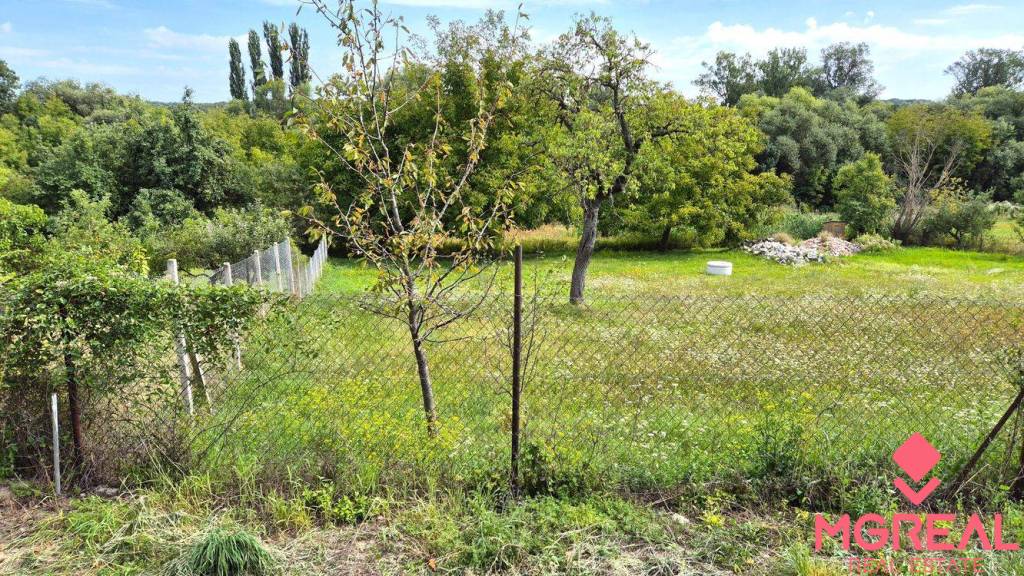 Pozemok na predaj - Závada, okr. Topoľčany - 2