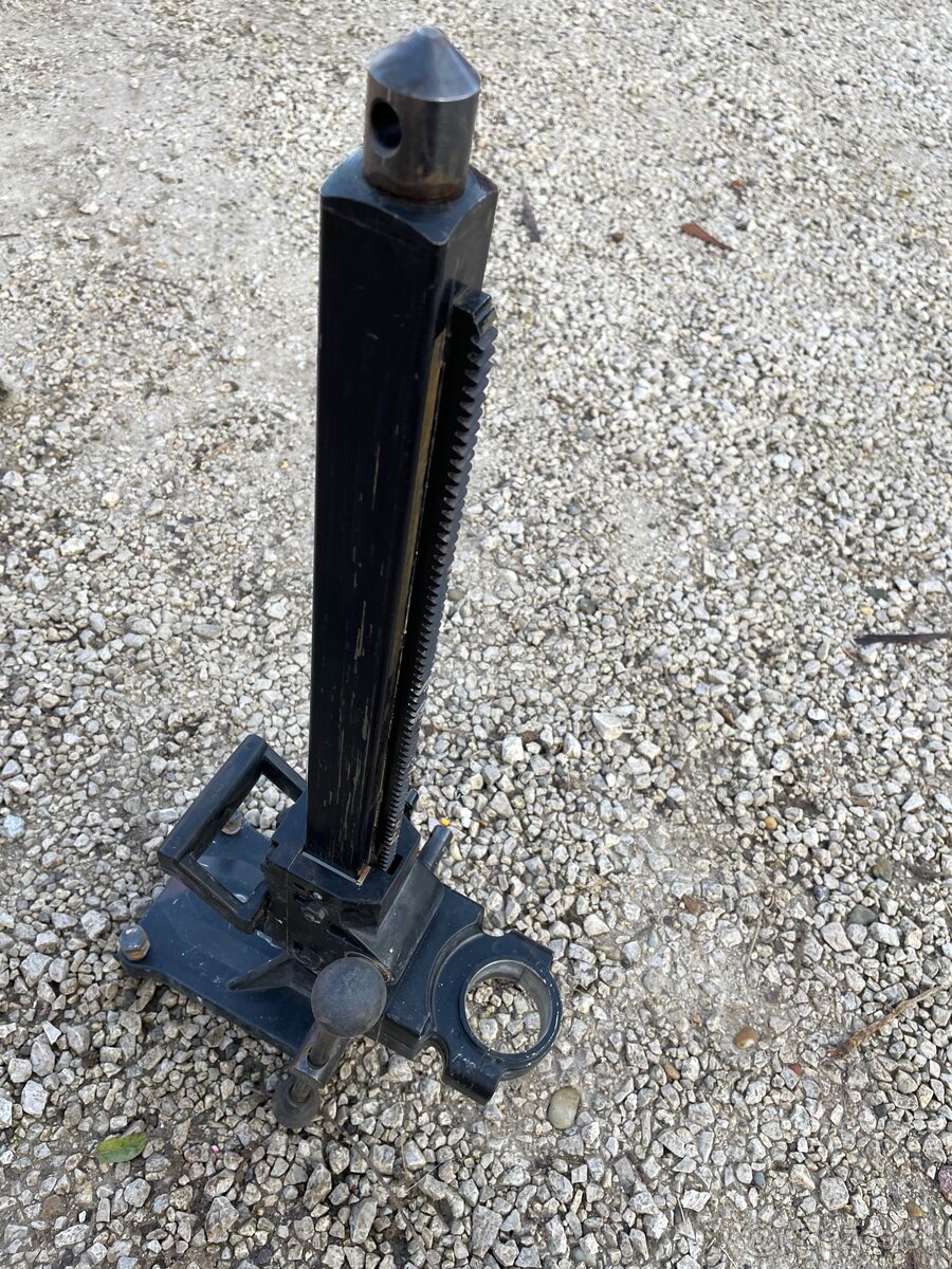 Predám stojan na jadrovú vŕtačku - 2