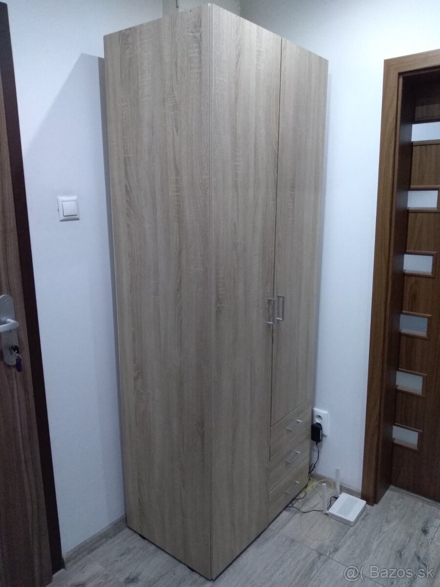 Šatníkova skriňa - 2