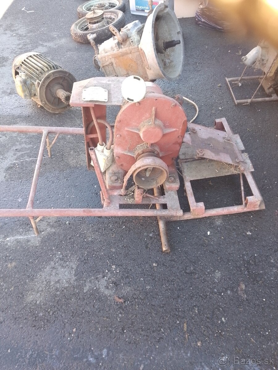 Predám stavebný mavikak - 2