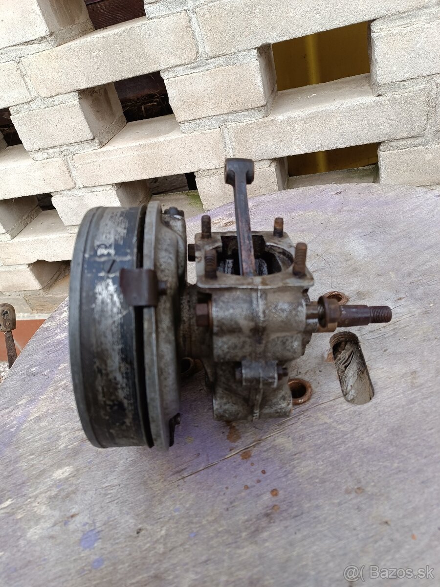 Jawa speciál - polomotor - 2