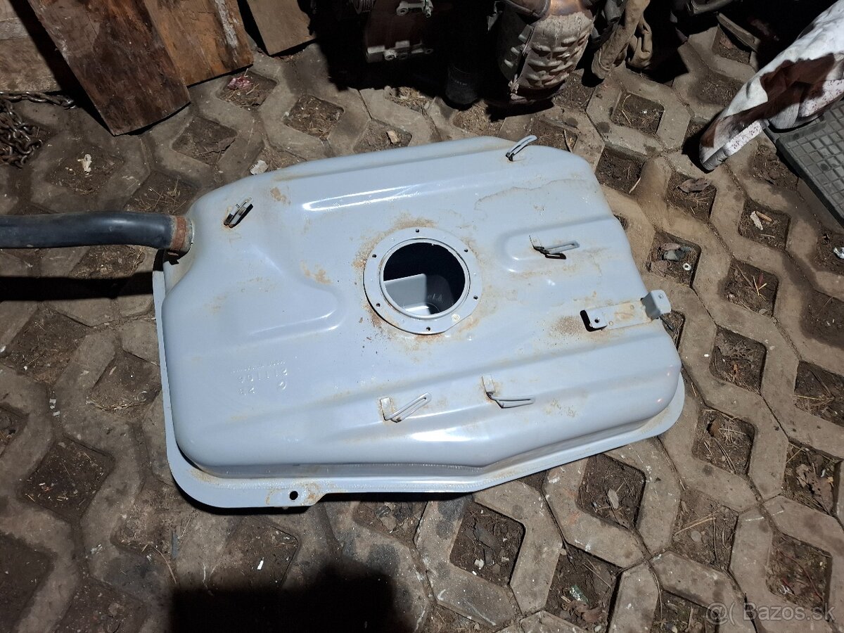 Suzuki Ignis nová nádrž - 2