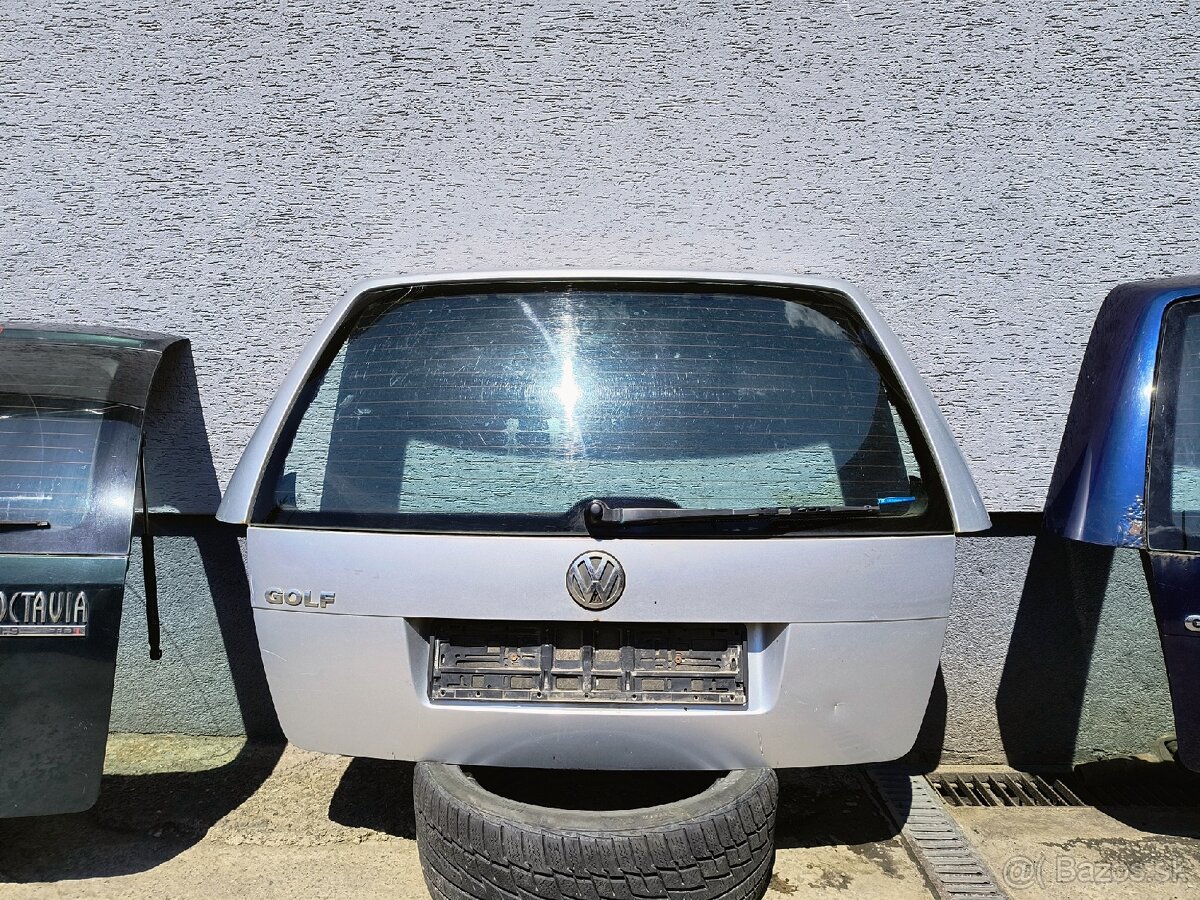 Predám kufrove dvere škoda vw - 2
