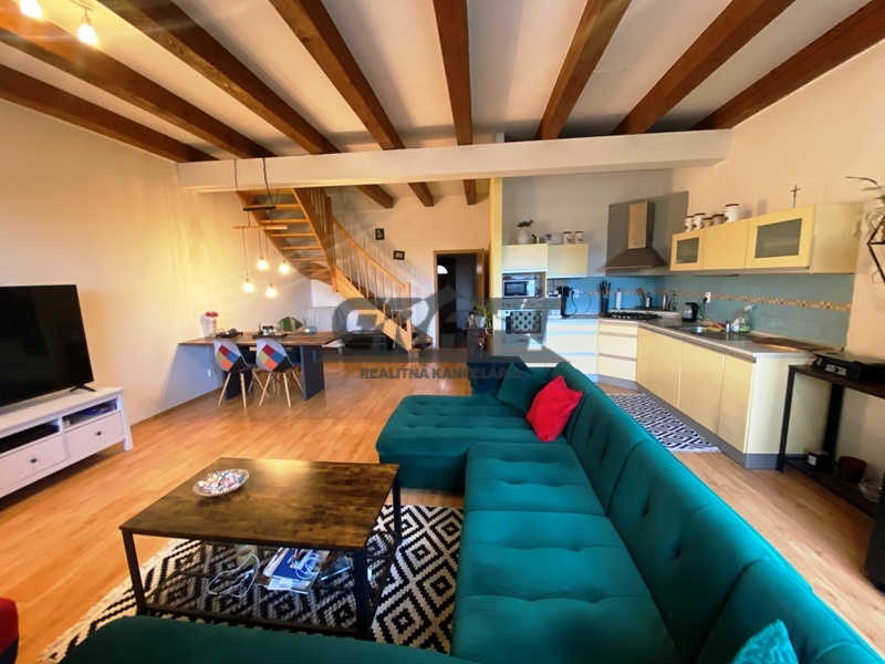 Na predaj veľký 4-izb. mezonetový byt – Rovinka - 2