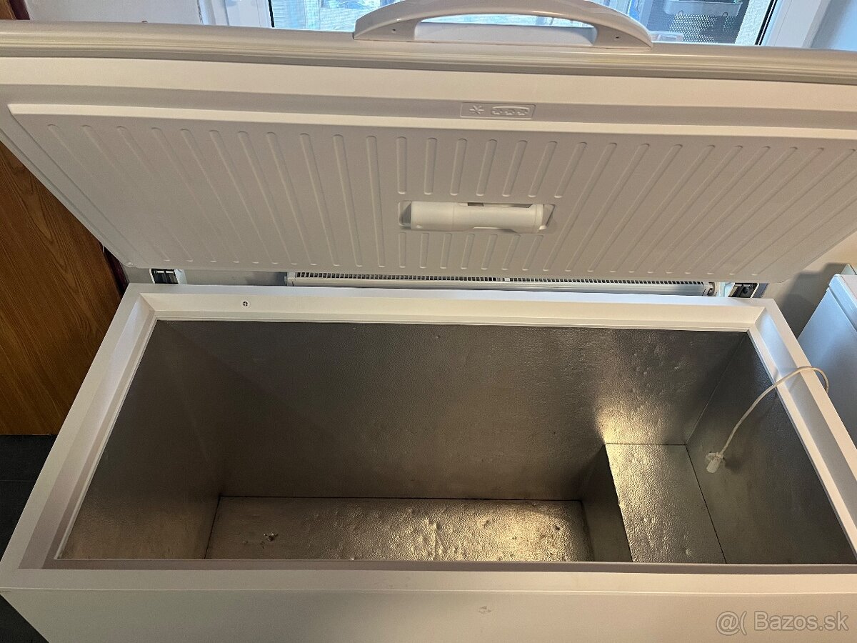 Truhlicová mraznička - 2