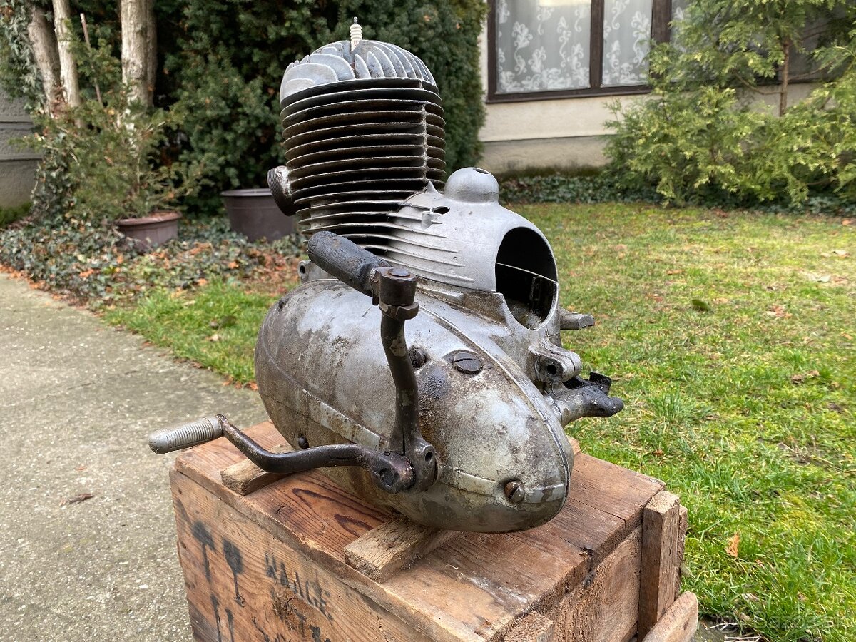 Motor Jawa Pérák 250 - 2