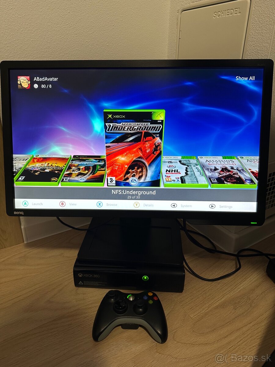 Xbox 360 250gb + Joystick + badAvatar USB - 2