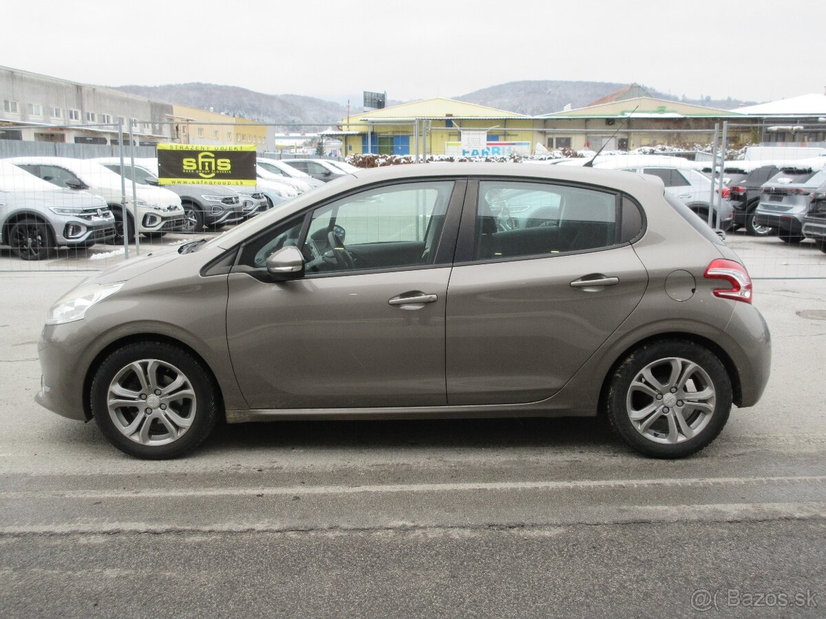 Peugeot 208 1,2 - 2