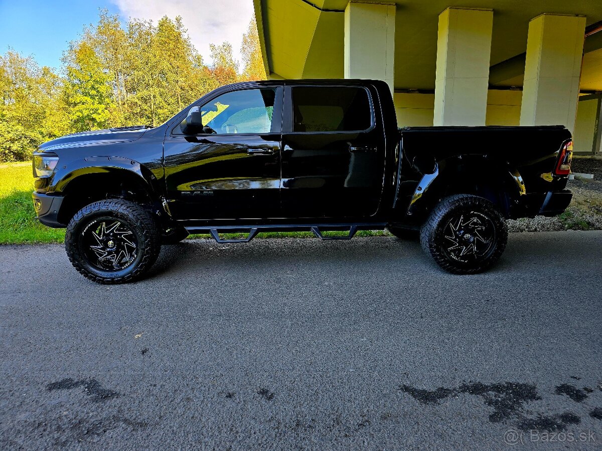 Dodge Ram 1500 4X4 REBEL, LPG, DPH, LIFT 6 INCH