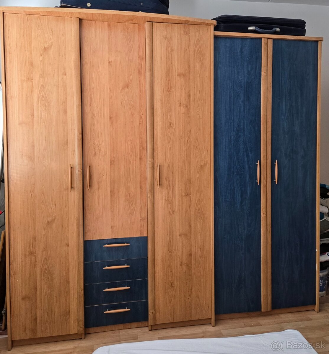 Predám veľkú 5 dverovú skriňu. - 2