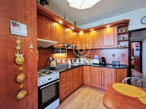 Predaj priestranného 4-izbového bytu s potenciálom... - 2