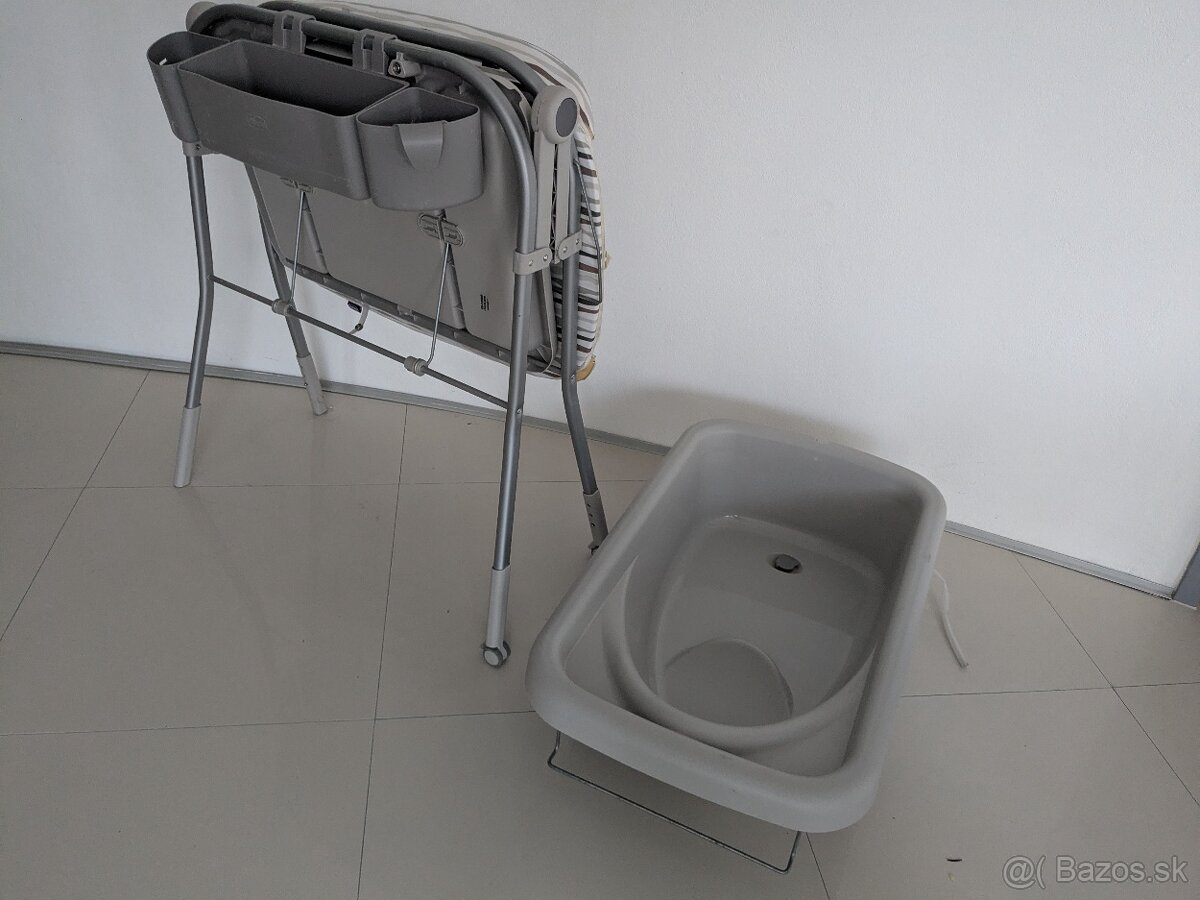 prebaľovací pult s vaničkou Chicco - 2