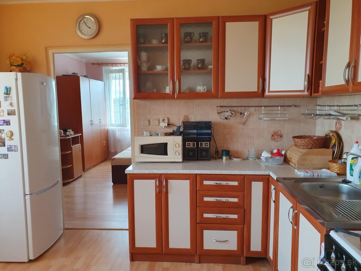 Veľký 2 izbový - 2