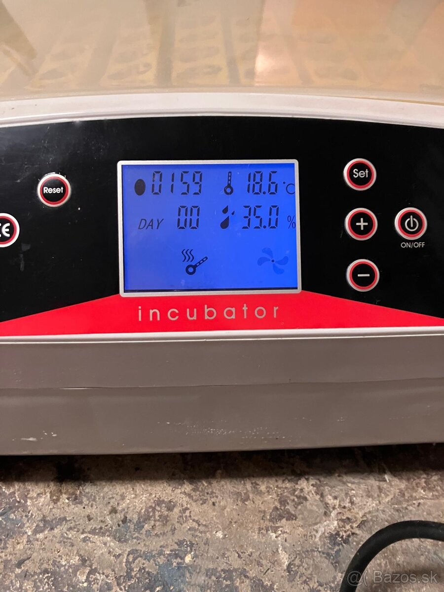 Automatická liaheň na 56 vajec - 2