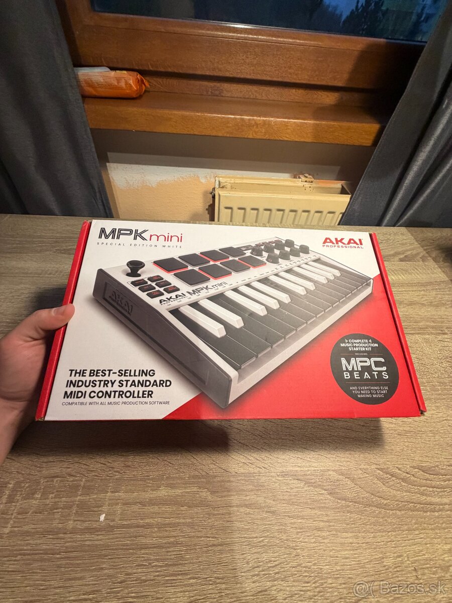 Akai MPK Mini MK3 Special Edition White - 2