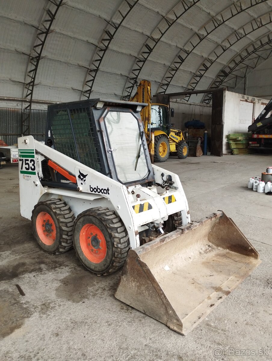 Smykom riadený nakladač Bobcat 753 - 2