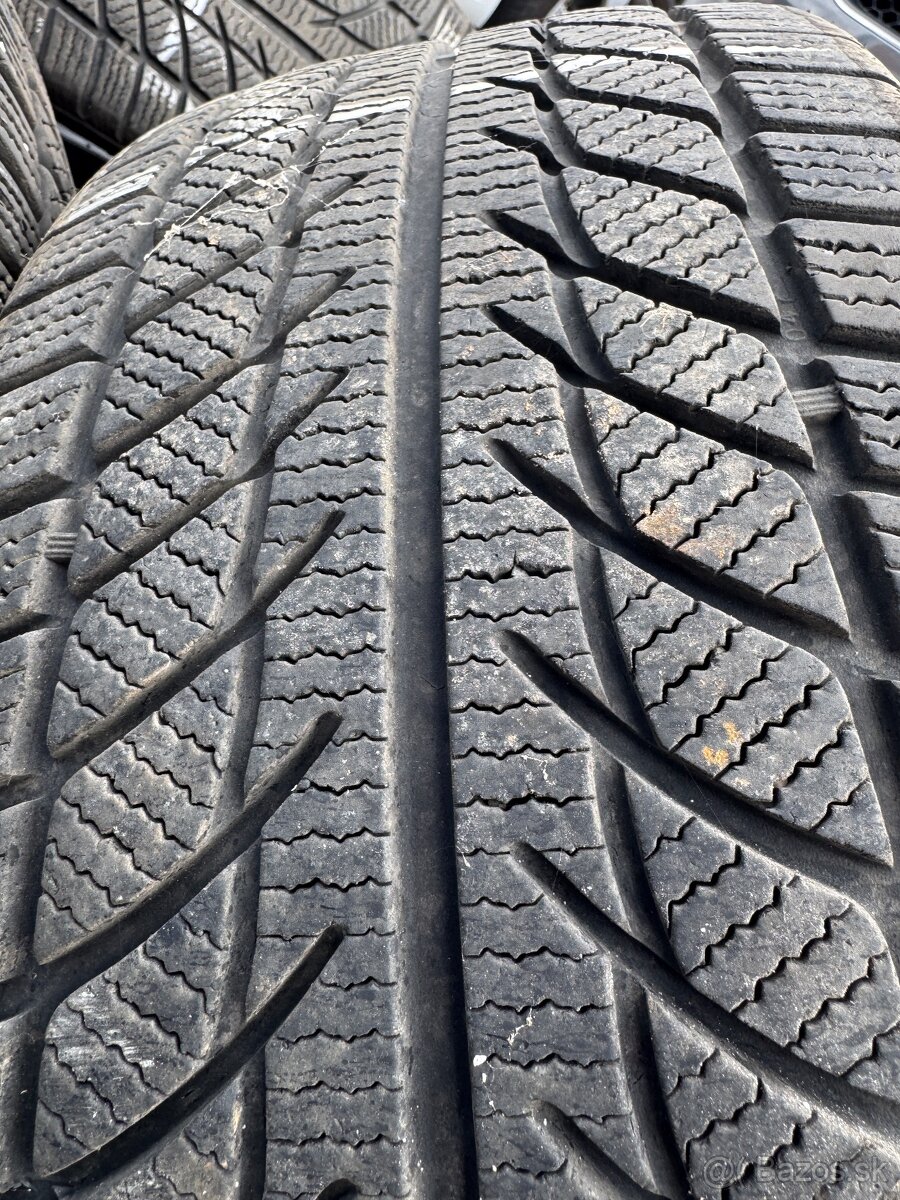 225/40 r18 Goodride Snowmaster - 2